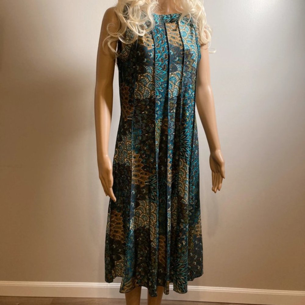 Green midi dress
